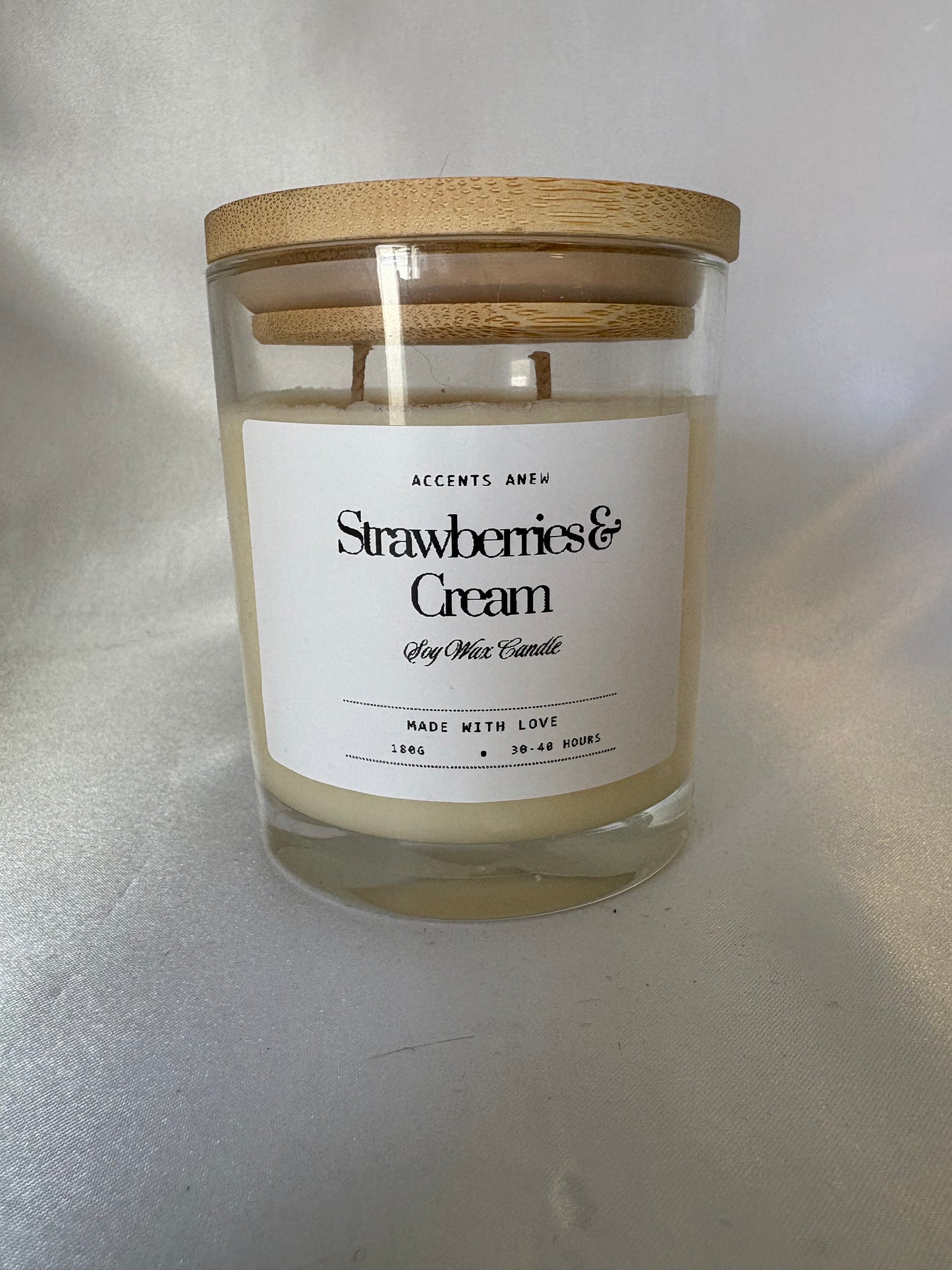 Strawberries & Cream Candle 180g